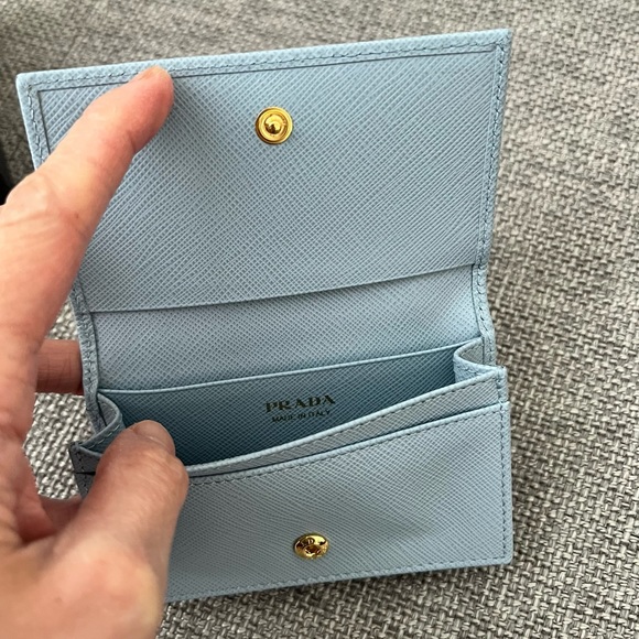 5️⃣0️⃣0️⃣ Prada Saffiano Leather Card Holder Light Blue - Picture 7 of 8